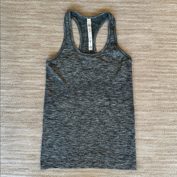 lululemon athletica Tops - Like New Lululemon Run: Swiftly Tech Racerback Space Dye Heathered Green Size 6